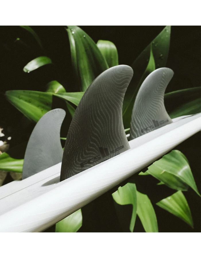 FCS II REACTOR NEO GLASS ECO TRI FIN SET ASH MEDIUM - Image 4